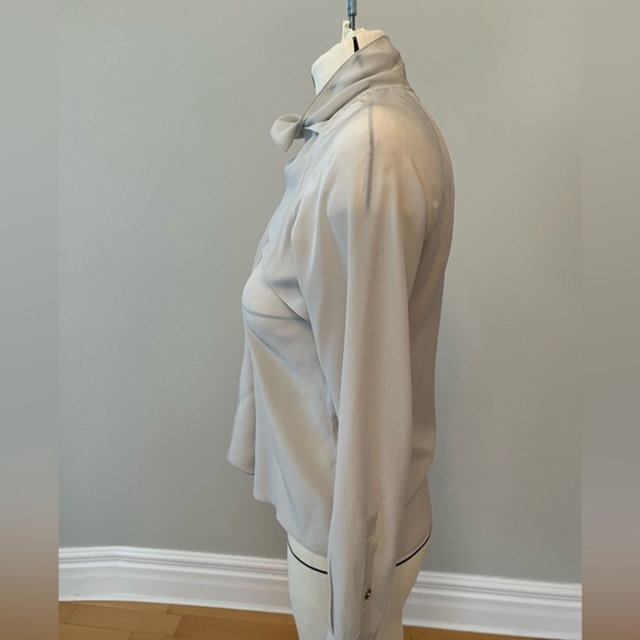 Silk blouse with draped collar and buttons in front - Picture 4 of 9